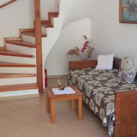 Soustas Apartments Longós Chambre photo