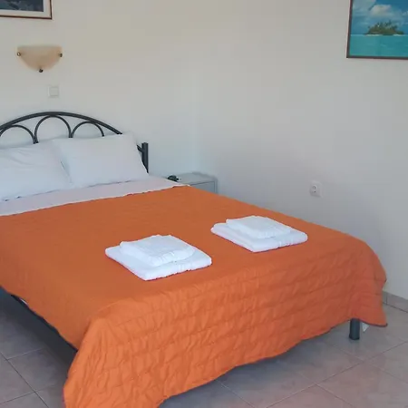 Soustas Apartments Longós Chambre photo