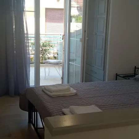 Soustas Apartments Longós Chambre photo